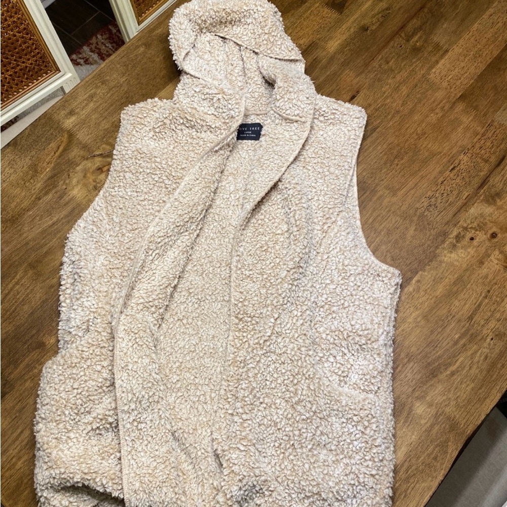 Love Tree Women’s Cream Open Front Sherpa Vest - Size Large